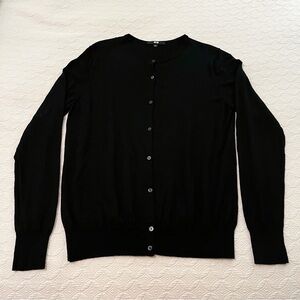 Uniqlo Women’s Black Wool Cardigan Sweater (size Large)